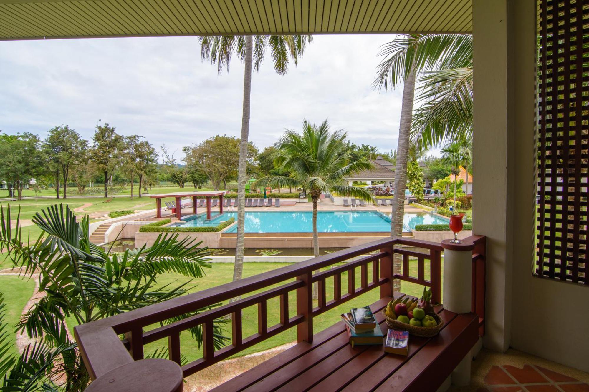The Nouveau Chumphon Beach Resort And Golf Zewnętrze zdjęcie