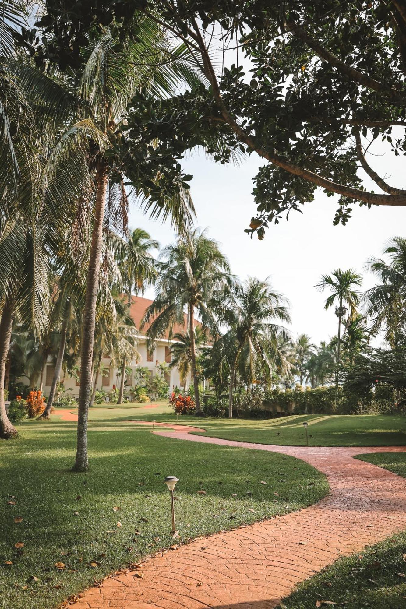 The Nouveau Chumphon Beach Resort And Golf Zewnętrze zdjęcie
