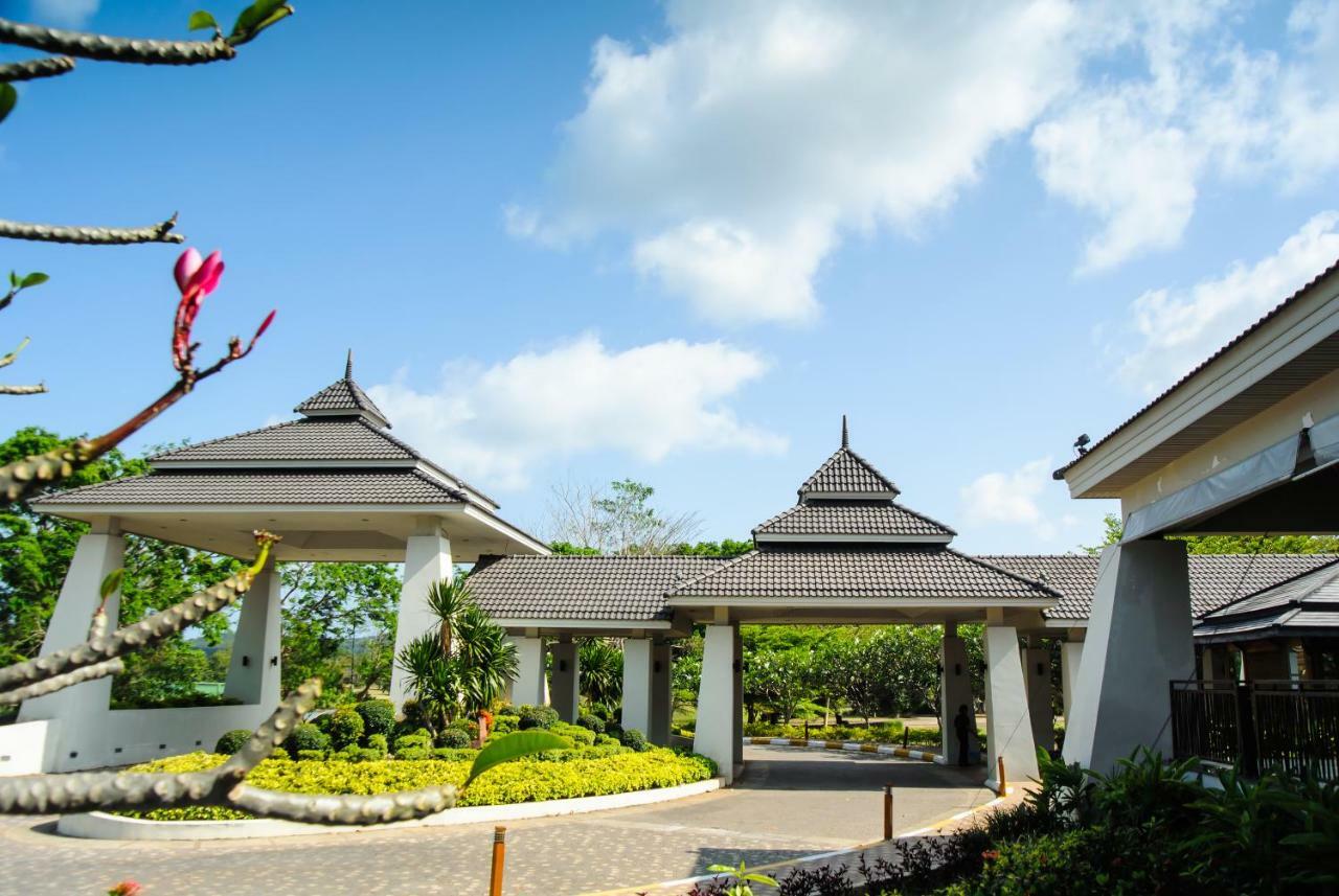 The Nouveau Chumphon Beach Resort And Golf Zewnętrze zdjęcie
